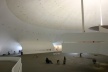 Pessoas observando o interior do Museu Nacional <br />Foto Sandra Godoy 