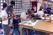 Oficina de Modelos, 14 de fevereiro, manhã, último dia da atividade, Marta Bogéa orienta alunos<br />Foto Abilio Guerra 