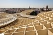 Metropol Parasol, vista da cidade por cima da cobertura de madeira, Sevilha. J. Mayer H. Architects, 2004<br />Foto Fernando Alda 