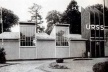 Pavilhão comercial da URSS, de Berthold Lubetkin, 1926. Feito para ser itinerante, foi itinerante pela França: exposto em Paris, Bordeaux, Marselha, Nancy, Tours, Strasbourg [00 Anos de Pavilhões de Exposição, de Moisés Puente. Barcelona: Ed. Gustavo Gili, 2000.]