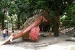 Dinossauro, brinquedo de Elvira de Almeida, Parque Celso Daniel”, Santo André SP
<br />Foto Ana Luzia Ribeiro Mello, 19 jan. 2007  [dissertação “O brinquedo do parque”]