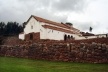 Igreja de Nossa Senhor de Mont Serrat, construída sobre o antigo templo inca de Chinchero<br />Foto Saide Kahtouni 