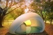 Projeto de quiosque para parques públicos de São Paulo, vista do quiosque ao entardecer, Angela Ishibashi e Rafael Derderian. 2º. prêmio categoria estudantes, 2009.