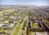 Brasília: os grandes espaçamentos entre edifícios rompem a sutil tensão sócio-espacial entre configuração arquitetônica e a apropriação do espaço<br />Foto www.infobrasilia.com.br 