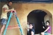 Construção de casa de adobe, Projeto Mindfulness, Tailândia, agosto, 2016<br />Foto Jessica Bittencourt 