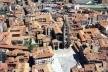 Vista da Praça da Catedral a pós a revitalização, Oviedo [Informe publicitário, Ayuntamiento de Oviedo, 1999]