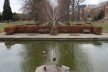 Queen’s Gardens formam o maior parque público da área central, sendo acessível a partir da Queen Victoria Square; ele ocupa toda a área da antiga Queen Quay, tornada redundante nos anos 1950<br />foto André Fontan Köhler 