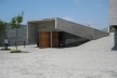 Dos Museus-Casa aos Museus Contemporâneos, arquitetura em uso sob a ótica da Crit e da APO: Museu Contemporâneo, semi-enterrado, junto às ruínas pré-incas de Pachacámac em Lima, Peru<br />Foto Sheila Walbe Ornstein 