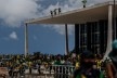 Manifestantes na cobertura do Supremo Tribunal Federal durante os ataques de 8 de janeiro de 2023<br />Foto Gabriela Biló  [Folhapress]