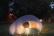 Projeto de quiosque para parques públicos de São Paulo, Vista noturna, Angela Ishibashi e Rafael Derderian. 2º. prêmio categoria estudantes, 2009.