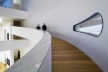 Sede da Fundação Iberê Camargo, rampas no salão principal. Arquiteto Álvaro Siza, 2008<br />Foto Nelson Kon 