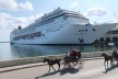 Passeio de charrete no Porto de Havana, Habana Vieja, Cuba<br />Foto Victor Hugo Mori 