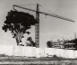 Contraste entre natureza e tecnologia, obra na SQN 208, cerca de 1988<br />Foto Aldo Paviani 