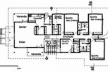 Figura 16 – Planta Baixa da Casa Lar, Aldeia SOS do Amazonas. Notar a planta fragmentada e alongada, configuração esta que maximiza exposição à ventilação. Notar também, outros elementos que atenuam as condições climáticas, como a pérgula, as varandas e o<br />Desenho Mirian Keiko Ito Rovo 