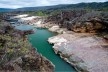 Rio cortando pedreira, Grão Mogol MG, Brasil<br />Foto José Tabacow 