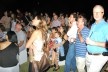 Convidados olhando a projeção; em primeiro plano, José Geraldo Simões<br />Foto Thomas Bussius 