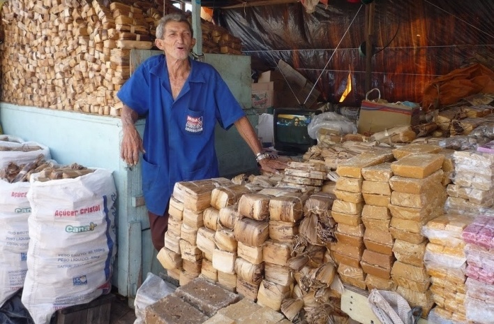Juazeiro do Norte, Ceará. Barraca de rapaduras<br />Foto José Albano 