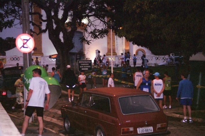 Preparativos para a o revezamento na Igreja de Santo Antonio, no Caminho dos Açores