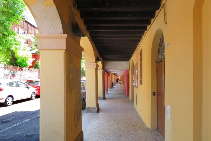 Via San Leonardo, bairro de São Leonardo, Bolonha, Itália<br />Foto Victor Hugo Mori 