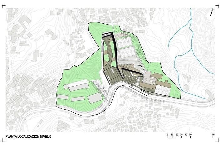 Localización Colegio Santo Domingo Savio. Medellín, Colombia. 2008<br />Obranegra arquitectos 