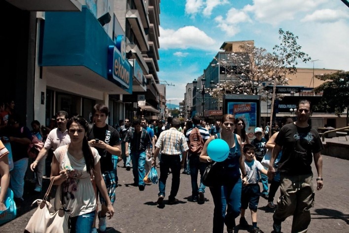 Centro da cidade no sábado à tarde, San José, Costa Rica<br />Foto Junia Mortimer 