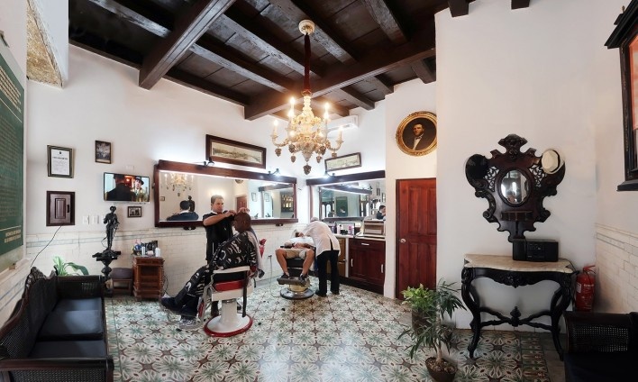 Barbearia Calle Obispo, Habana Vieja, Cuba<br />Foto Victor Hugo Mori 