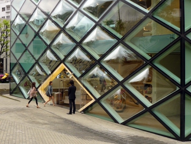 Prada Aoyama Tokyo, rua Omotesando, Bairro de Ginza, Tóquio. Escritório Herzog & de Meuron<br />Foto Flávio Coddou 