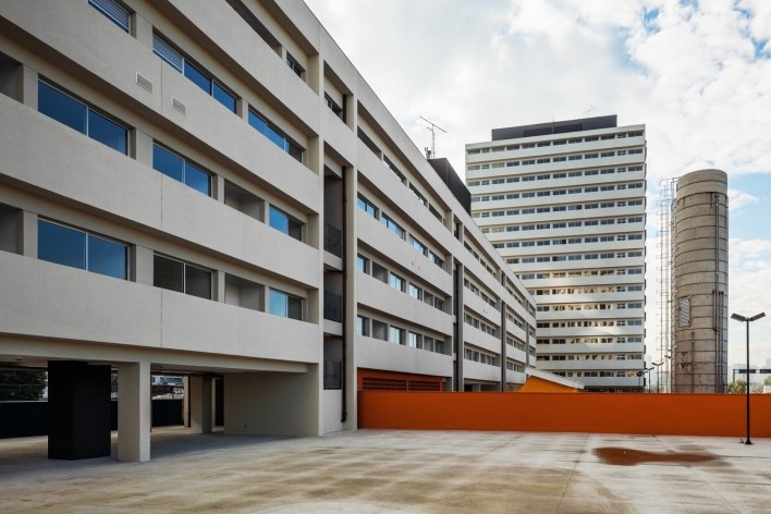 Conjunto Habitacional do Jardim Edite, MMBB & H+F<br />Foto Nelson Kon 