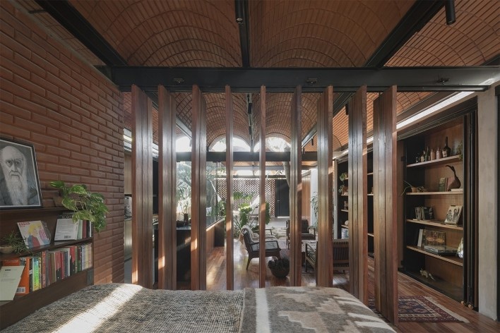 Casa Intermedia, Assunção, Paraguai, 2021. Arquitetos Horacio Cherniavsky, Viviana Pozzoli, Gabriela Ocampos, Franco Pinazzo e Rolph Vuyk (autores) / Equipo de Arquitectura<br />Foto Frederico Cairoli 