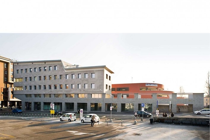 Office Building and Parking Garage in Padua<br />Foto Veronica Croce 