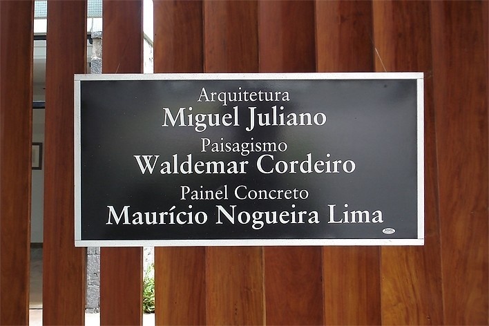 Jo Slaviero e Guedes Galeria de Arte, arquitetura de Miguel Juliano, paisagismo de Waldemar Cordeiro e painel de Maurício Nogueira Lima<br />Foto Michel Gorski 