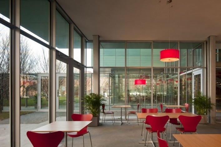 A view of Café G, the new restaurant located in the
new wing of the Isabella Stewart Gardner Museum.<br />© Nic Lehoux / Renzo Piano Building Workshop 