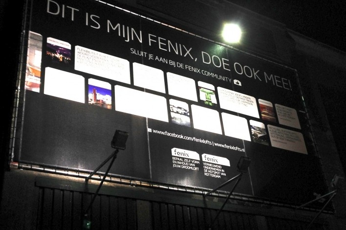 Painel na entrada da Fenixloods<br />Foto Fabio Lima 