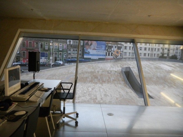 Casa da Música em Porto. Projeto de Rem Koolhaas.<br />Foto Haifa Sabbag 