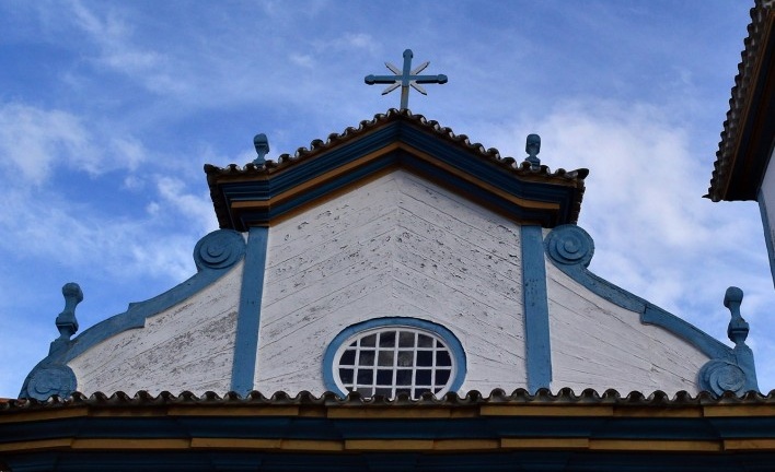16. Frontão em madeira, Diamantina MG<br />Foto Elio Moroni Filho 