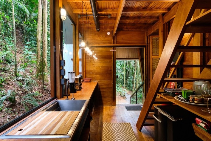 Monkey House, Paraty RJ Brasil, 2020. Arquiteto Marko Brajovic / Atelier Marko Brajovic<br />Foto/ Photo Rafael Medeiros / Gustavo Uemura 