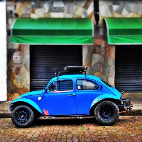 Fusca fora de estrada, série fotográfica “Os fuscas ofuscam”<br />Foto Fernando Mascaro 