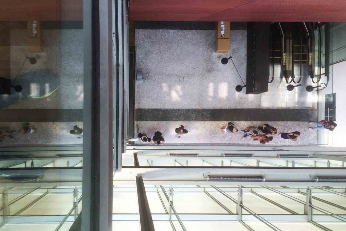 Instituto Moreira Salles, térreo elevado, São Paulo, 2017. Arquitetos Vinicius Andrade e Marcelo Morettin<br />Foto Abilio Guerra 