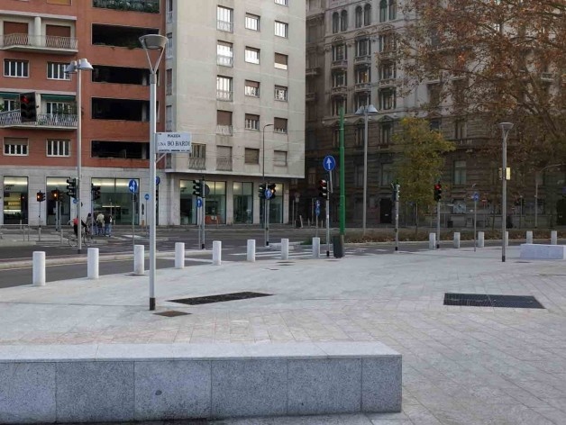 Piazza Lina Bo Bardi, Varesine, Milão. Kohn Pedersen Fox Associates<br />Foto Viviana Pozzoli 