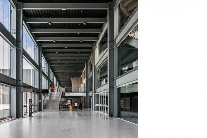 Complexo Esportivo e Cultural Clube Atlético Paranaense, Curitiba. Arquiteto Carlos Arcos<br />Foto Nelson Kon 