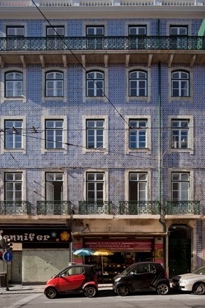 Edifício residencial em Fanqueiros, fachada. Arquiteto José Adrião, 2007-2011<br />Foto/photo FG + SG 