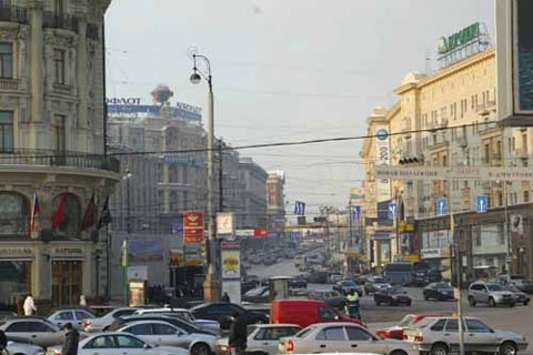 A avenida Tverskaya, uma das principais de Moscou