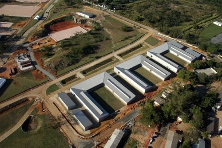 Vista aérea dos estábulos<br />Imagem dos autores do projeto 