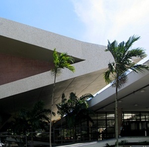 Teatro Castro Alves e Centro Administrativo<br />Foto Abilio Guerra 