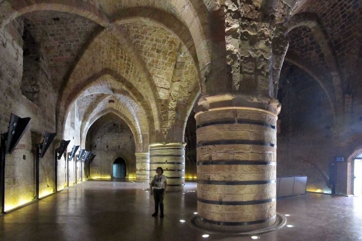 São João de Acre, passagem subterrânea de fuga até o Porto, com cloacas laterais<br />Foto Victor Hugo Mori 