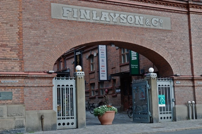 Aspecto de portada de acesso a Finlayson & Co area<br />Foto Fabio Lima 