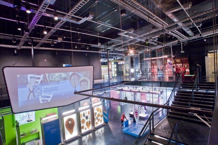 Interior sala conexión de la vida. Museo Interactivo de Ciencia y Tecnología, Parque explora. Medellín, Colombia. 2008<br />Imagene Carlos Tobón 