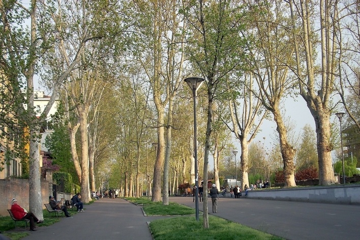 Passeio com plátanos, Piacenza<br />Foto Montaner e Muxí 