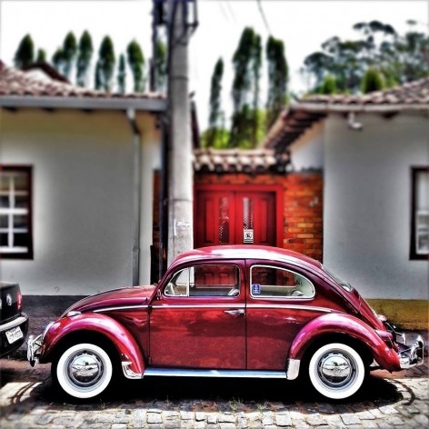 Fusca vinho, série fotográfica “Os fuscas ofuscam”<br />Foto Fernando Mascaro 