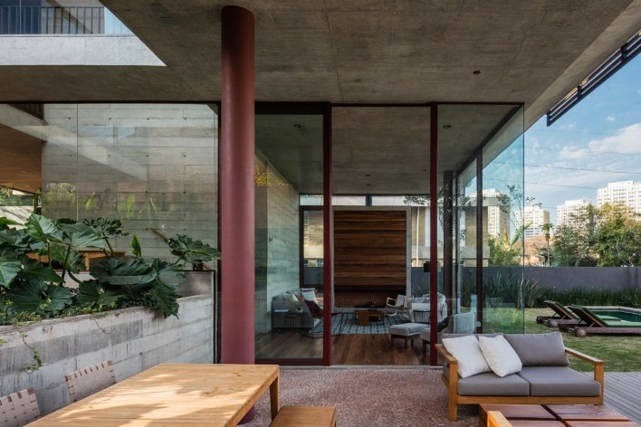 Casa Villa Lobos, 2018, São Paulo SP Brasil. Arquitetos Cristiane Muniz, Fabio Valentim, Fernanda Barbara e Fernando Viégas/ Una Arquitetos<br />Foto Nelson Kon 